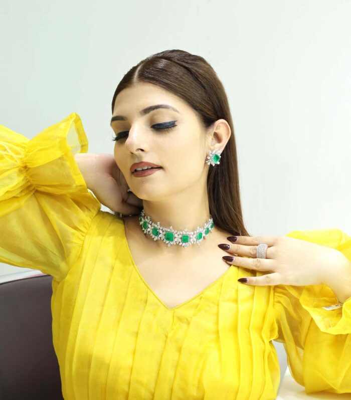 Emerald Stone Diamond Motif Choker