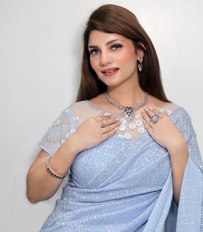 Royal Feathered Sapphire Necklace